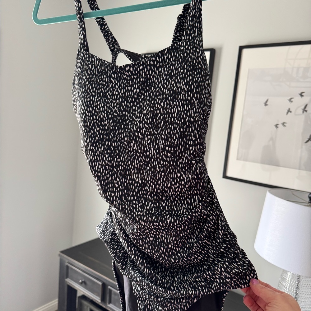 Athleta square neck one piece bathing suit